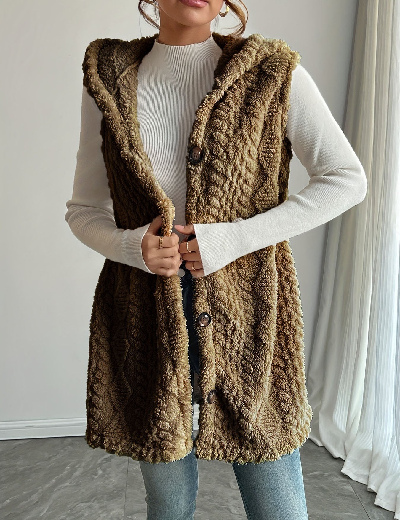 Georgina Wright | Gilet-cardigan sans manches à capuche en fausse fourrure