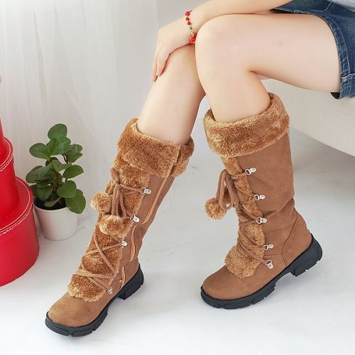 Grace Hughes | Bottes à hauteur du mollet bordées de fourrure