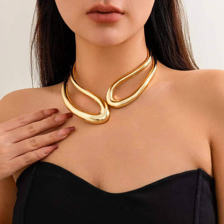 Seraphine Voclaire | Liquid Silver Sculpted Choker Necklace & Bracelet