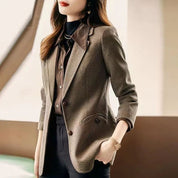 Beatrice Hall | Herringbone Wool Blazer with Tailored Fit