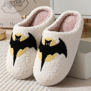Murmure d’ailes | Pantoufles d’Halloween chauve-souris pour femme