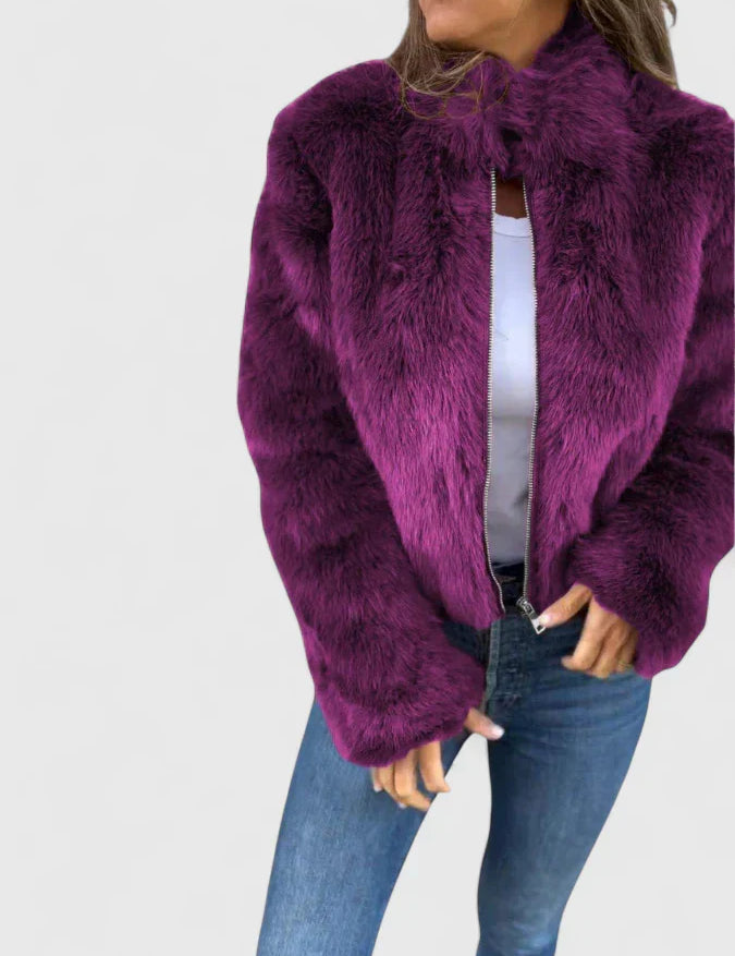 Georgina Pratt | Veste en fausse fourrure violette