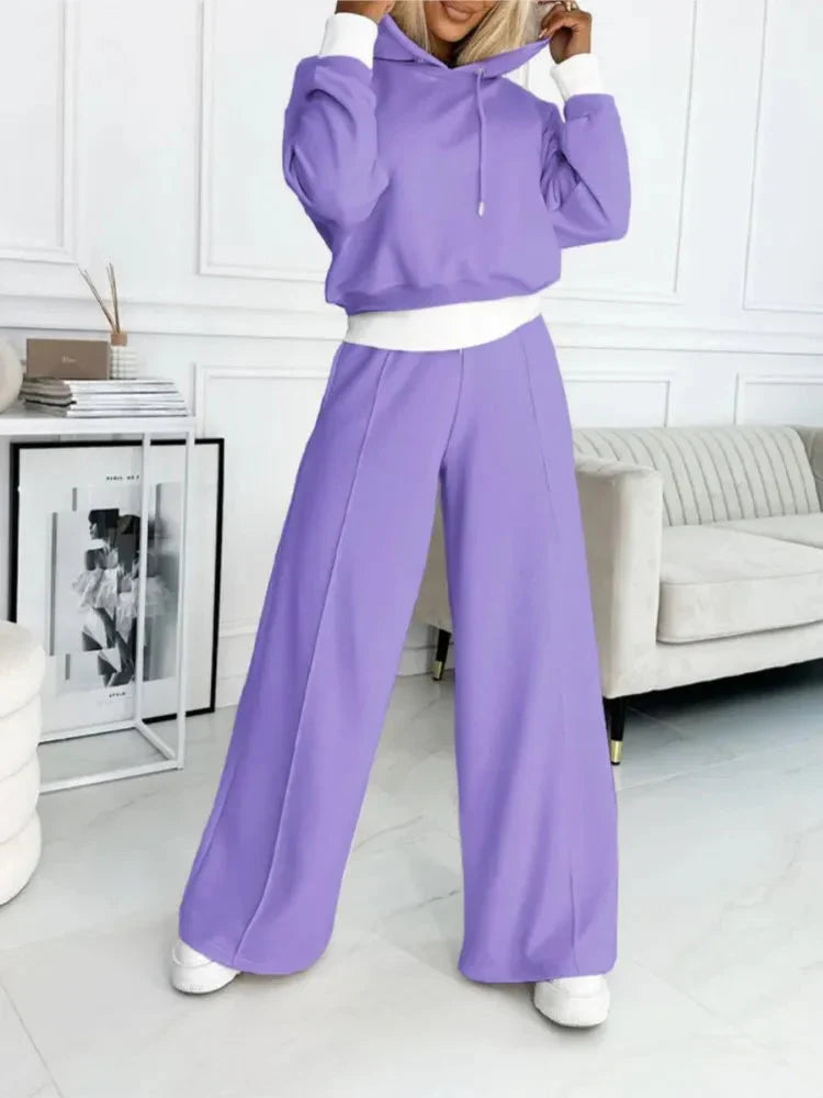 Ensemble Isla Foster avec sweat à capuche à empiècements couleur lilas et joggings à jambes larges