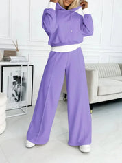 Ensemble Isla Foster avec sweat à capuche à empiècements couleur lilas et joggings à jambes larges