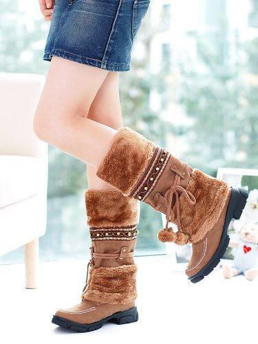 Amelia Jones | Bottes de neige en daim bordées de fourrure