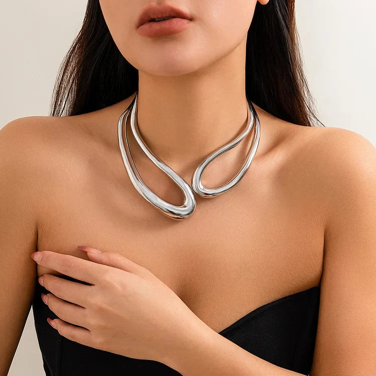 Seraphine Voclaire | Liquid Silver Sculpted Choker Necklace & Bracelet