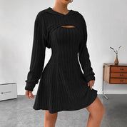 Alice Morris | Robe-pull à capuche en maille côtelée avec découpes