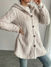 Henrietta Marsh | Manteau cardigan en teddy à capuche et boutonné