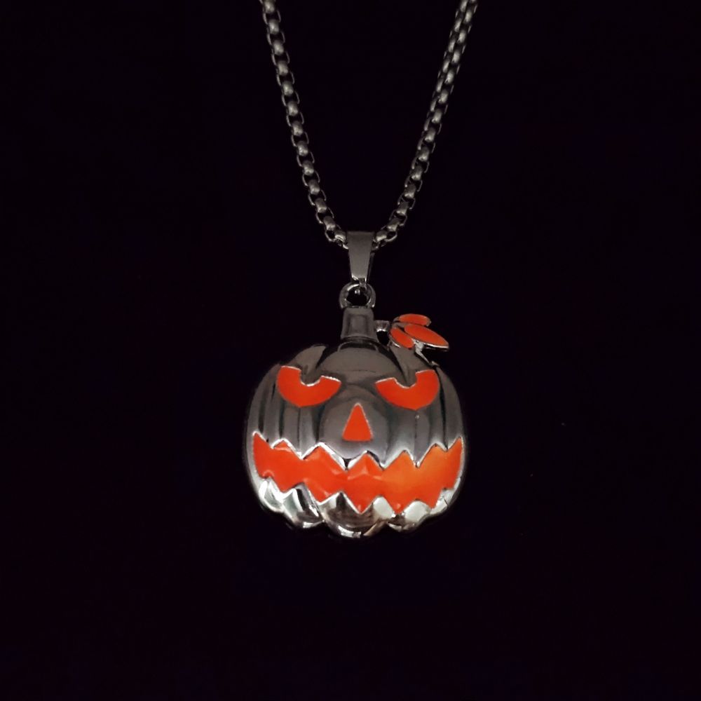 Lantern Light | Glowing Pumpkin Halloween Necklace