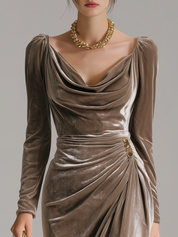 Ottilie Rowntree | Robe de cocktail en velours à col drapé