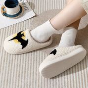 Murmure d’ailes | Pantoufles d’Halloween chauve-souris pour femme