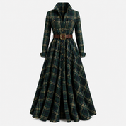 Cecily Hartwood | Robe-chemise longue à carreaux tartan verts avec ceinture
