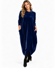 Clara Sheridan | Robe longue en velours à col montant