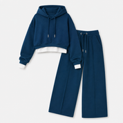 Ensemble Isla Foster avec sweat à capuche à empiècements couleur lilas et joggings à jambes larges