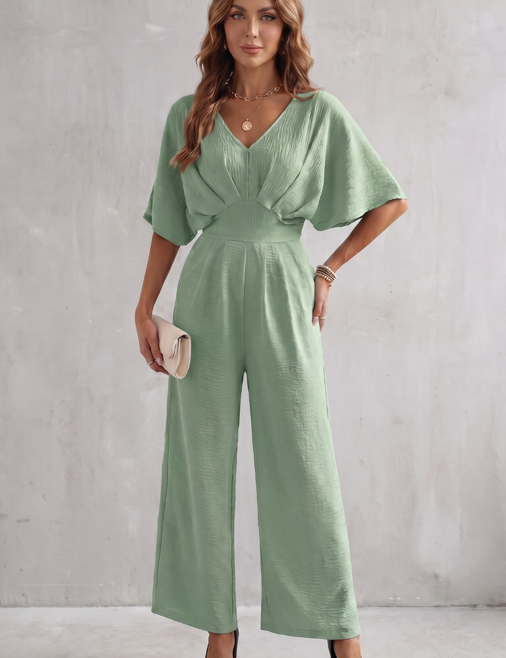 Lunevia_Elegantbatwingsilhouette_Jumpsuit_12.png