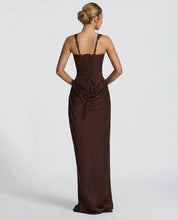 Felicity Wood | Robe longue marron en satin avec corset