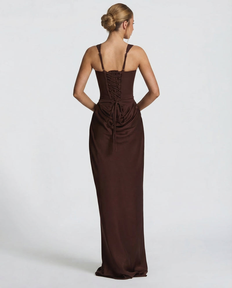 Felicity Wood | Robe longue marron en satin avec corset