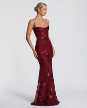 Robe longue sirène dorée brodée de fleurs, Matilda Jones