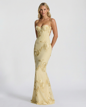 Robe longue sirène dorée brodée de fleurs, Matilda Jones