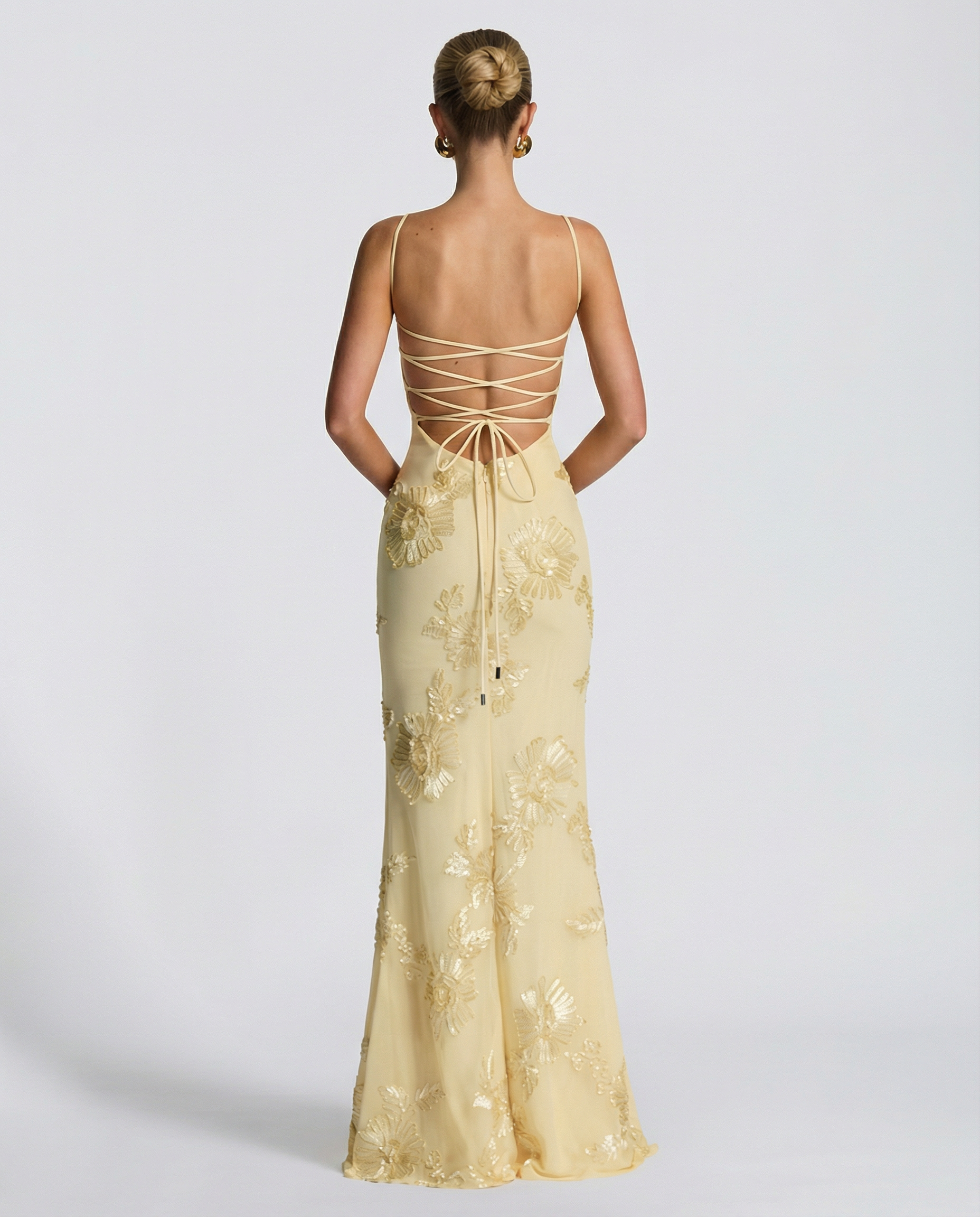Robe longue sirène dorée brodée de fleurs, Matilda Jones