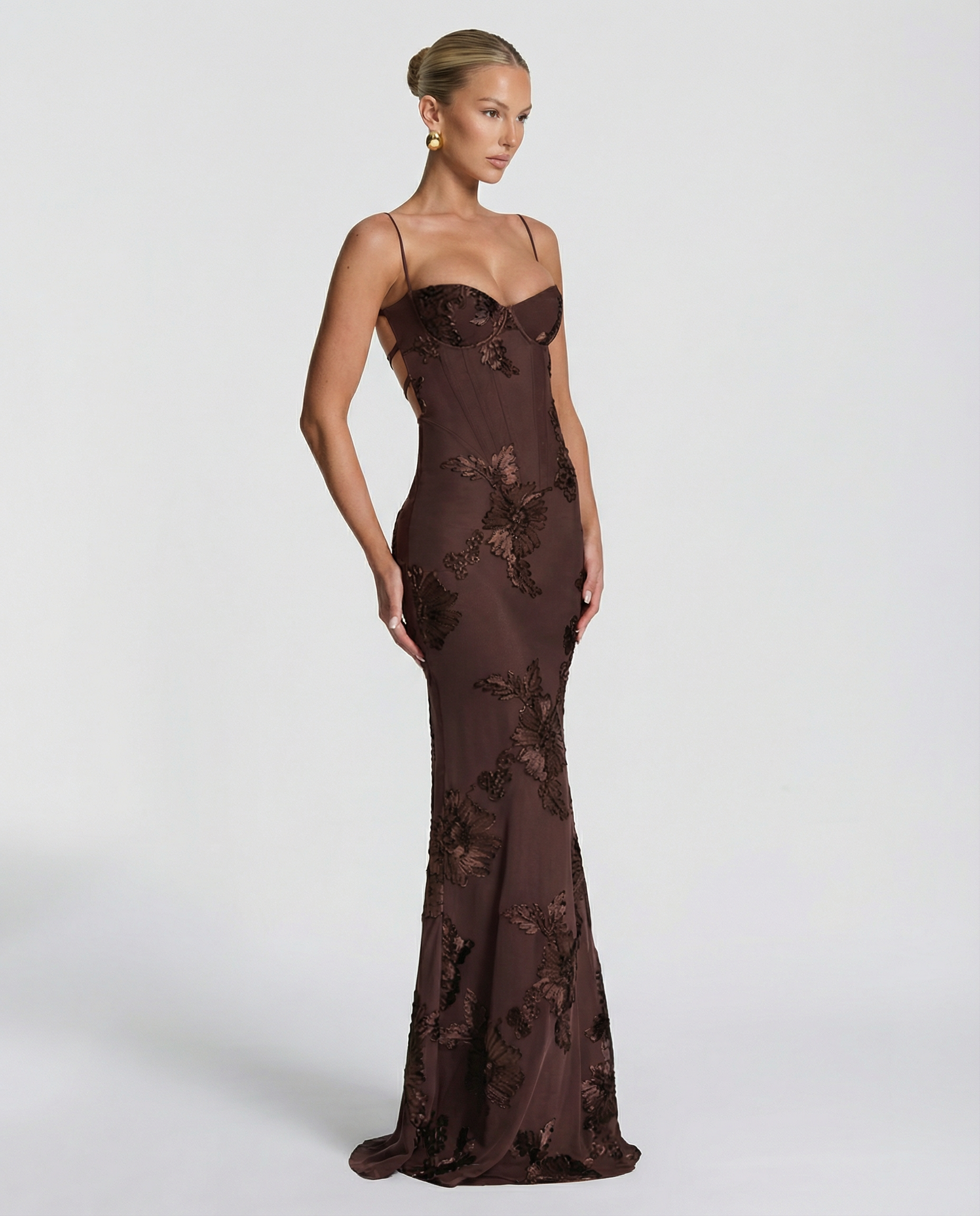 Robe longue sirène dorée brodée de fleurs, Matilda Jones