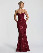 Robe longue sirène dorée brodée de fleurs, Matilda Jones
