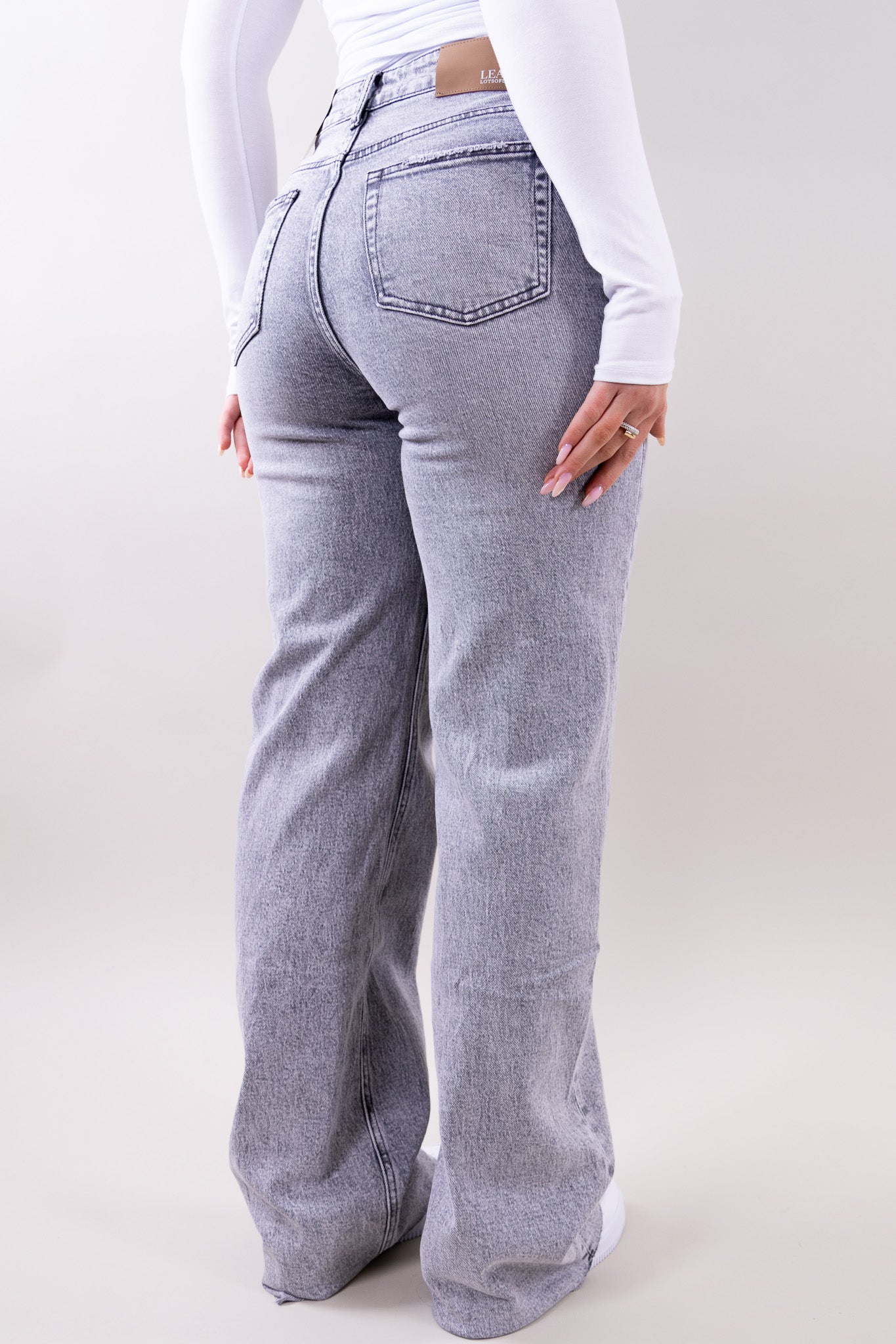 Priya Castellano | Women's Wide-Leg High-Rise Light Wash Jeans