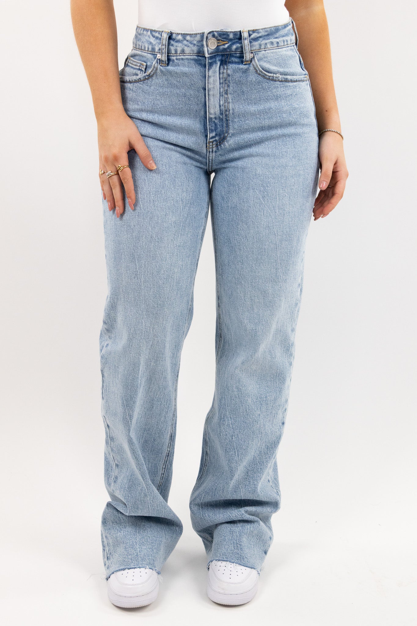 Priya Castellano | Women's Wide-Leg High-Rise Light Wash Jeans