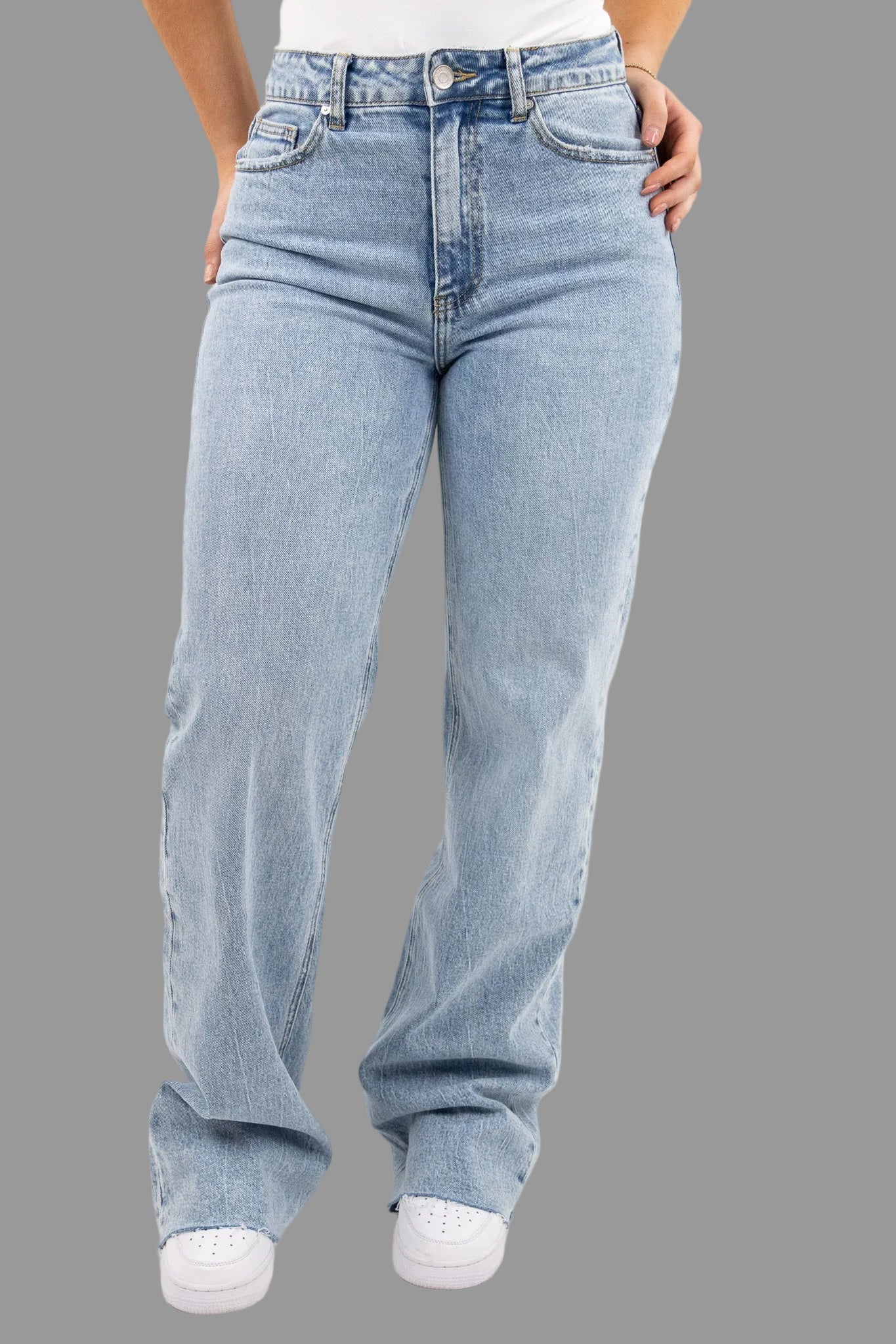Priya Castellano | Women's Wide-Leg High-Rise Light Wash Jeans
