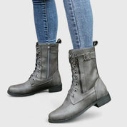 Lydia Taylor | Bottines noires à lacets en cuir vegan avec détail de boucle