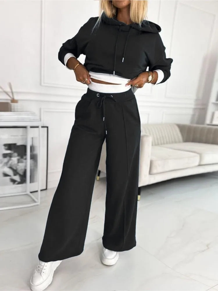 Ensemble Isla Foster avec sweat à capuche à empiècements couleur lilas et joggings à jambes larges
