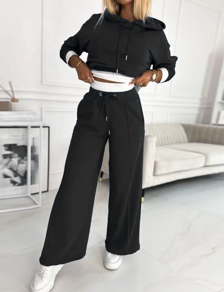 Ensemble Isla Foster avec sweat à capuche à empiècements couleur lilas et joggings à jambes larges