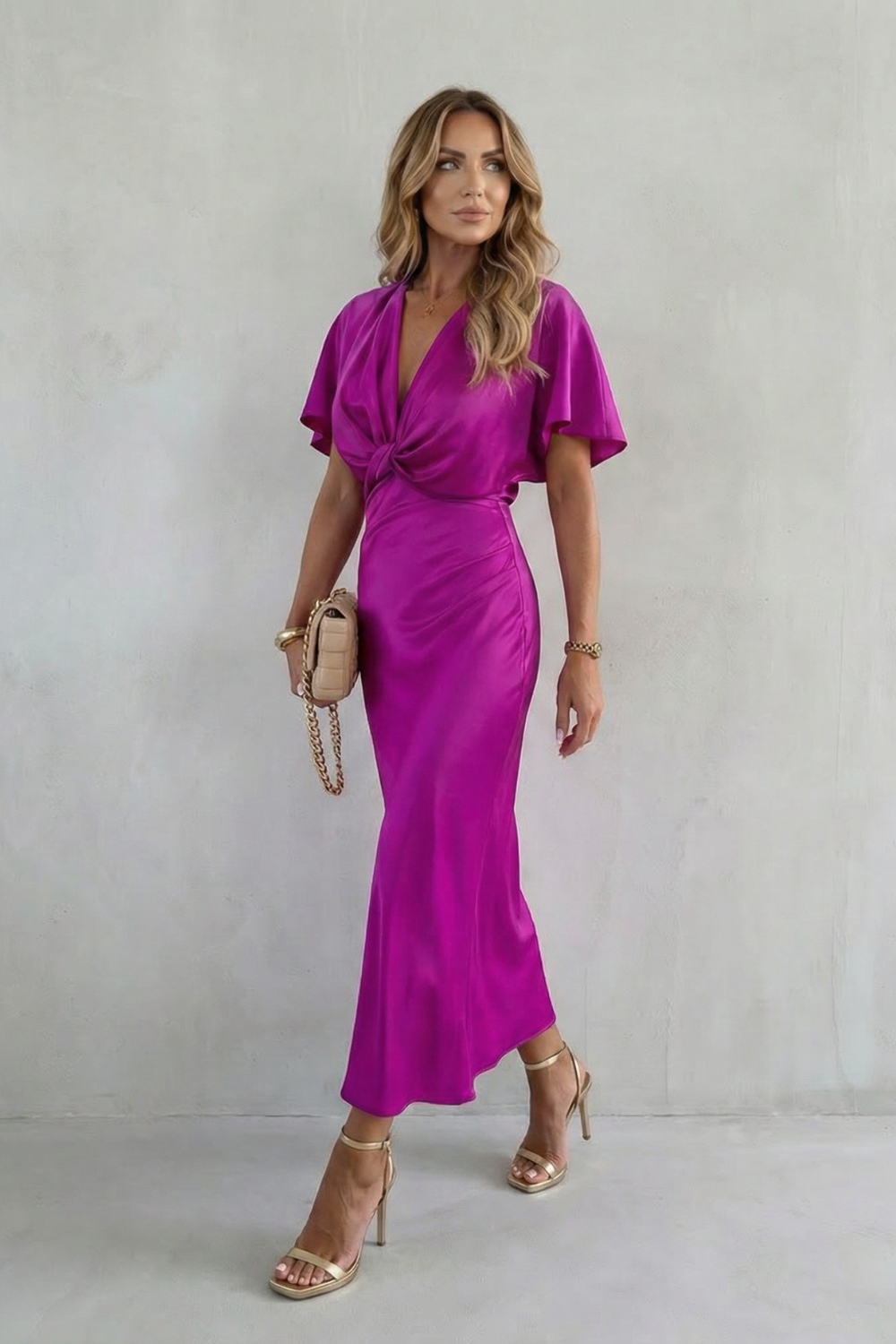 Sophia Walker | Robe midi satinée à nœud torsadé, magenta