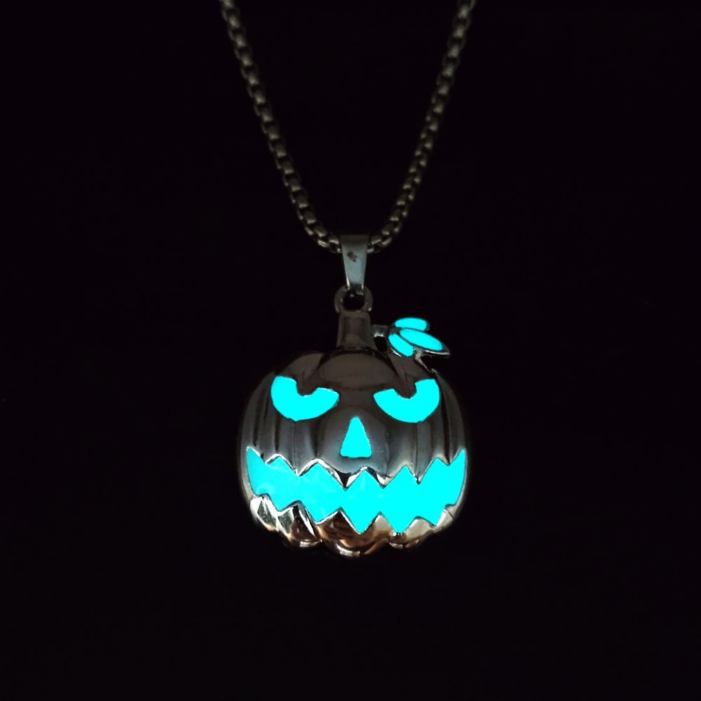 Lantern Light | Glowing Pumpkin Halloween Necklace