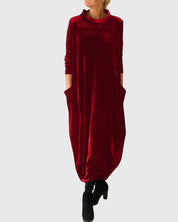 Clara Sheridan | Robe longue en velours à col montant