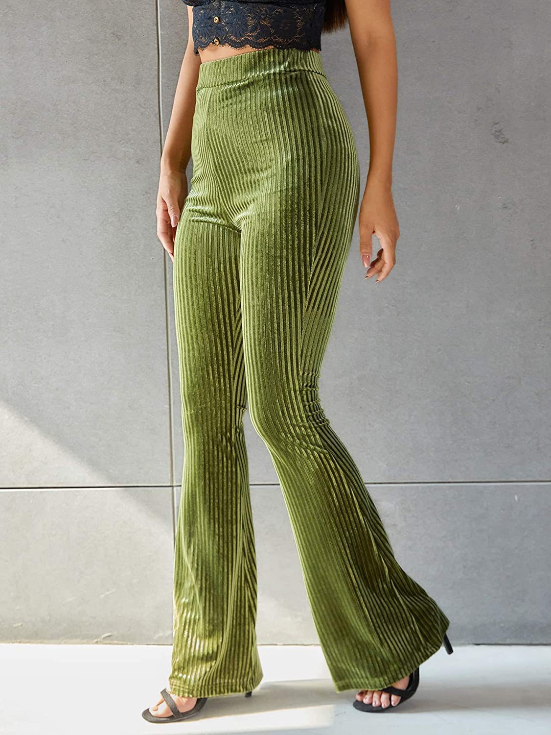 Phoebe Baker | Pantalon évasé côtelé en velours à taille haute
