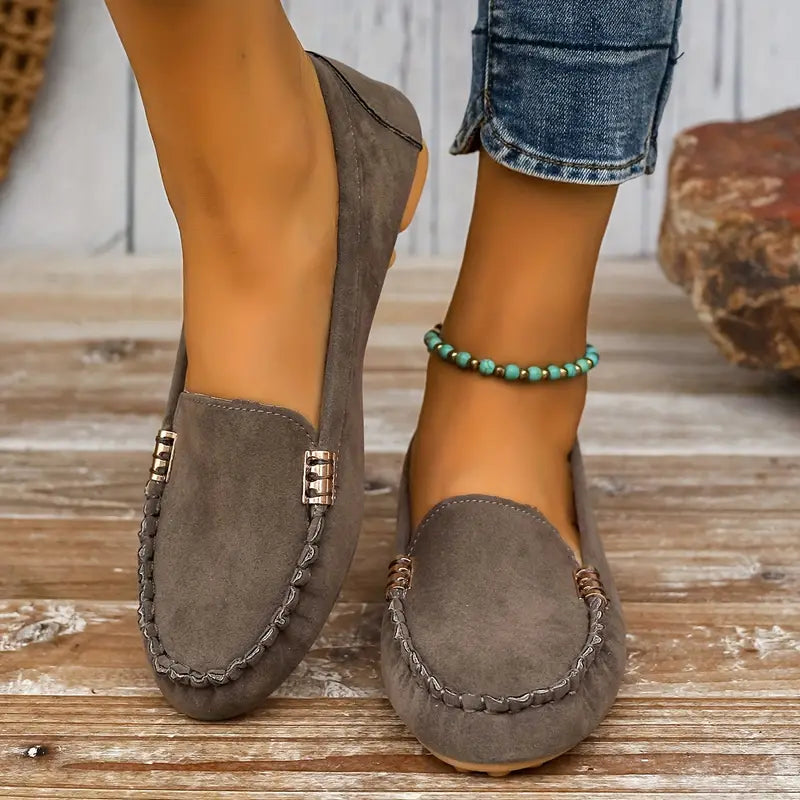 atmungsaktive-slip-on-flache-schuhe-grau-damenschuhe.webp