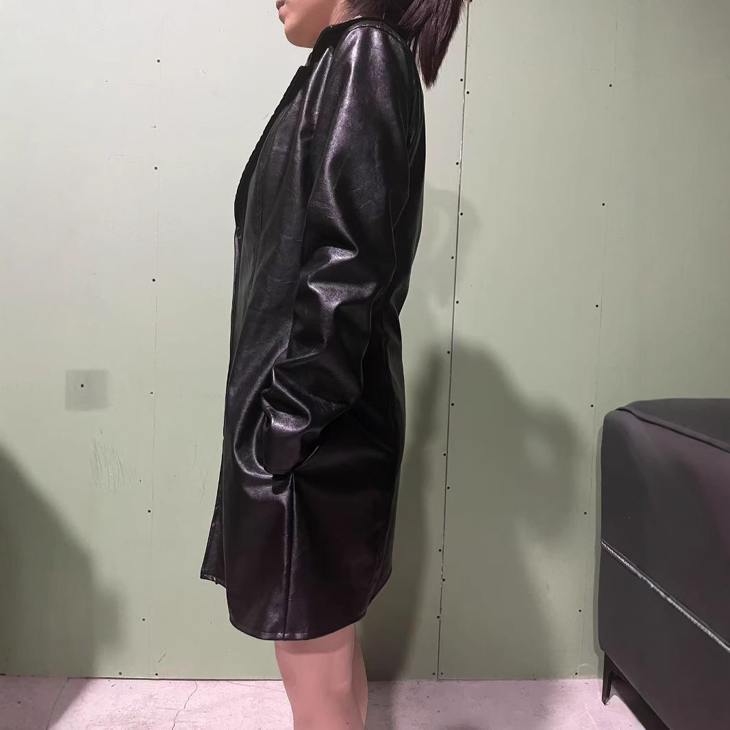 Manteau mi-long Cordelia Whitfield en similicuir PU noir