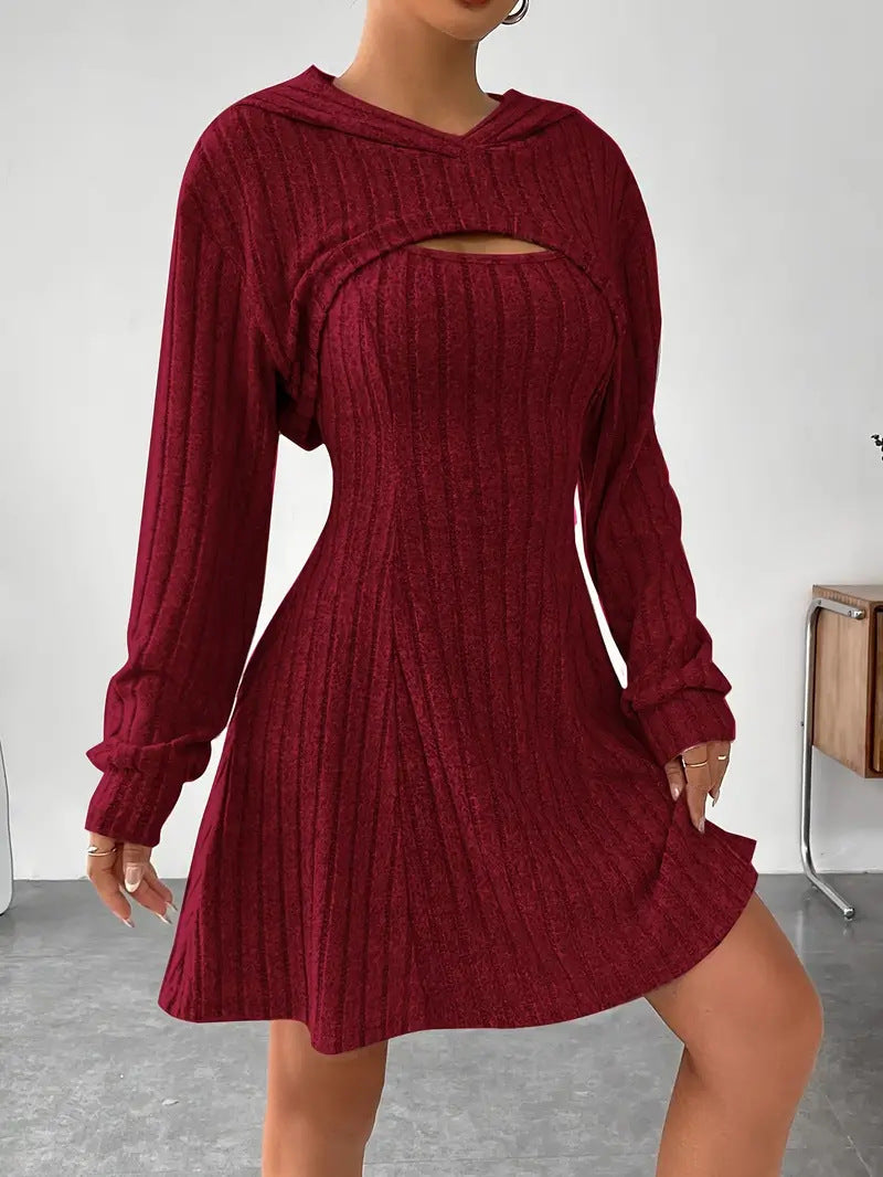 Alice Morris | Robe-pull à capuche en maille côtelée avec découpes