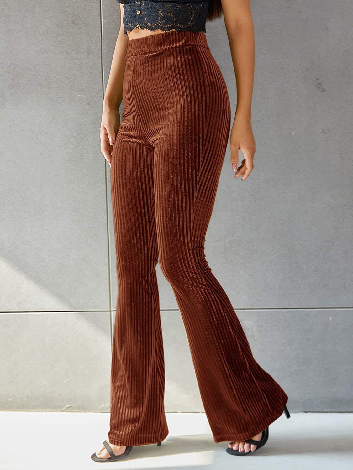 Phoebe Baker | Pantalon évasé côtelé en velours à taille haute