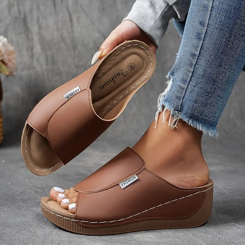 felia-stilvolle-leichte-sandalen-damen-braun-naturton-locker-bequem-sommerlook.png