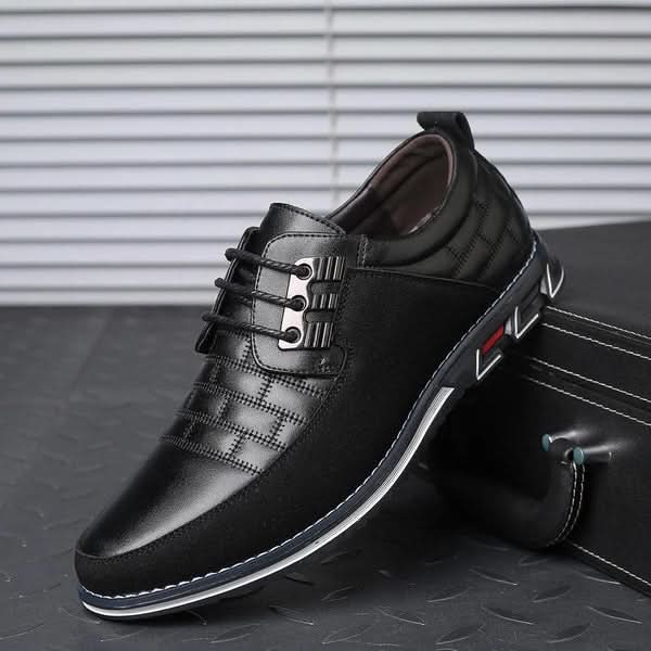 Reuben Fenwick | Chaussures de conduite en cuir vegan avec détail à lacets