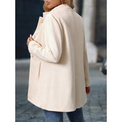 Charlotte Hughes | Élégant manteau en laine à col droit