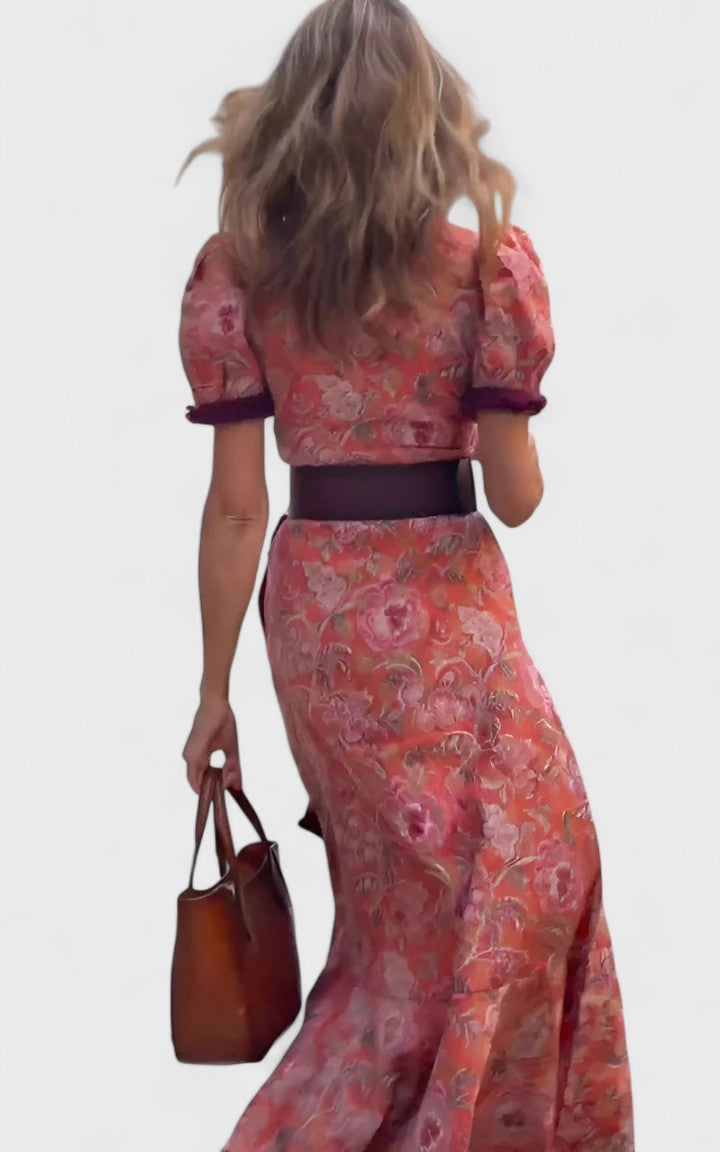 Bronwen Ashford | Robe longue portefeuille fleurie à manches bouffantes